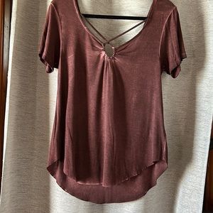 Buckle T shirt. Sz sm. Sandlewood color. White Crow. 95 rayon 5 spandex